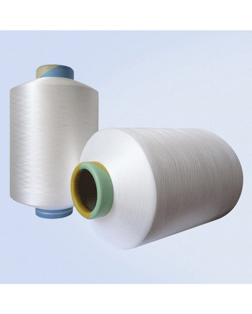 Jaká je kvalita recyklované příze ve srovnání s panenskou přízí, pokud jde o pevnost, trvanlivost a strukturu?