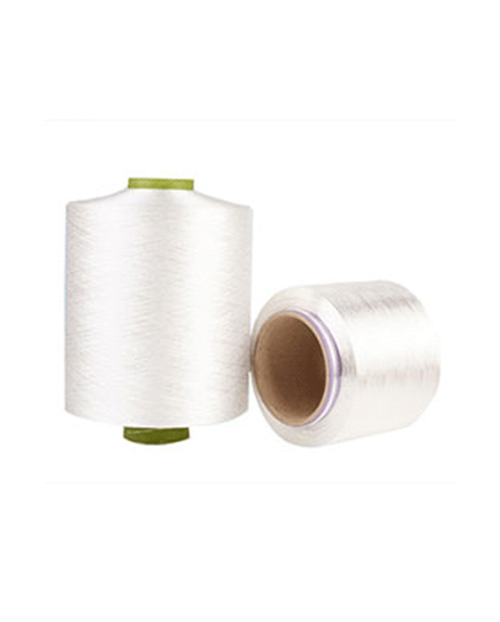 Jak textura příze DTY ovlivňuje omak a splývavost hotového výrobku?